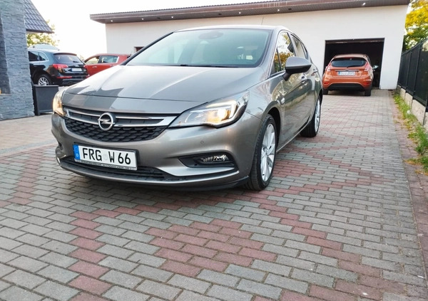 Opel Astra cena 37900 przebieg: 148000, rok produkcji 2016 z Lubliniec małe 379